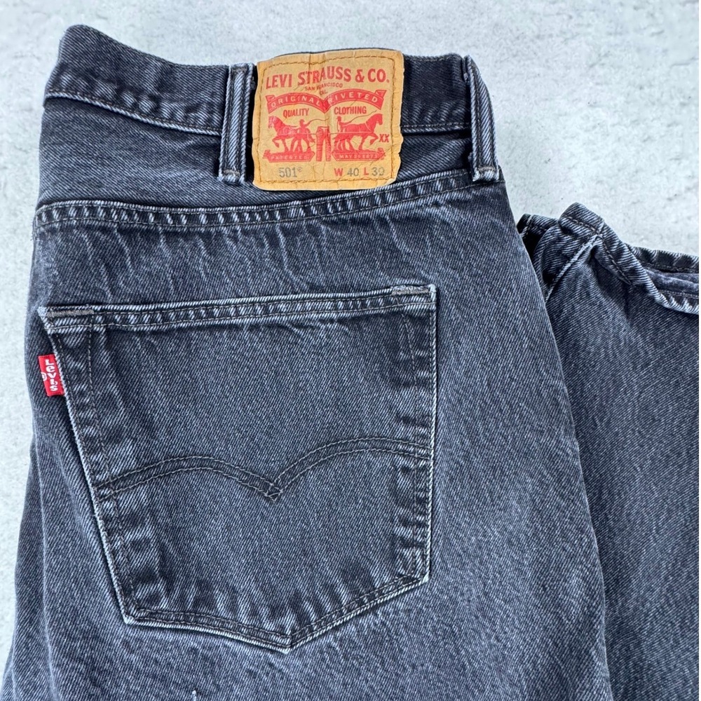 Levis 501 Mens Original Fit Straight‎ Leg Button Fly Black Jeans W40 L30 Classic